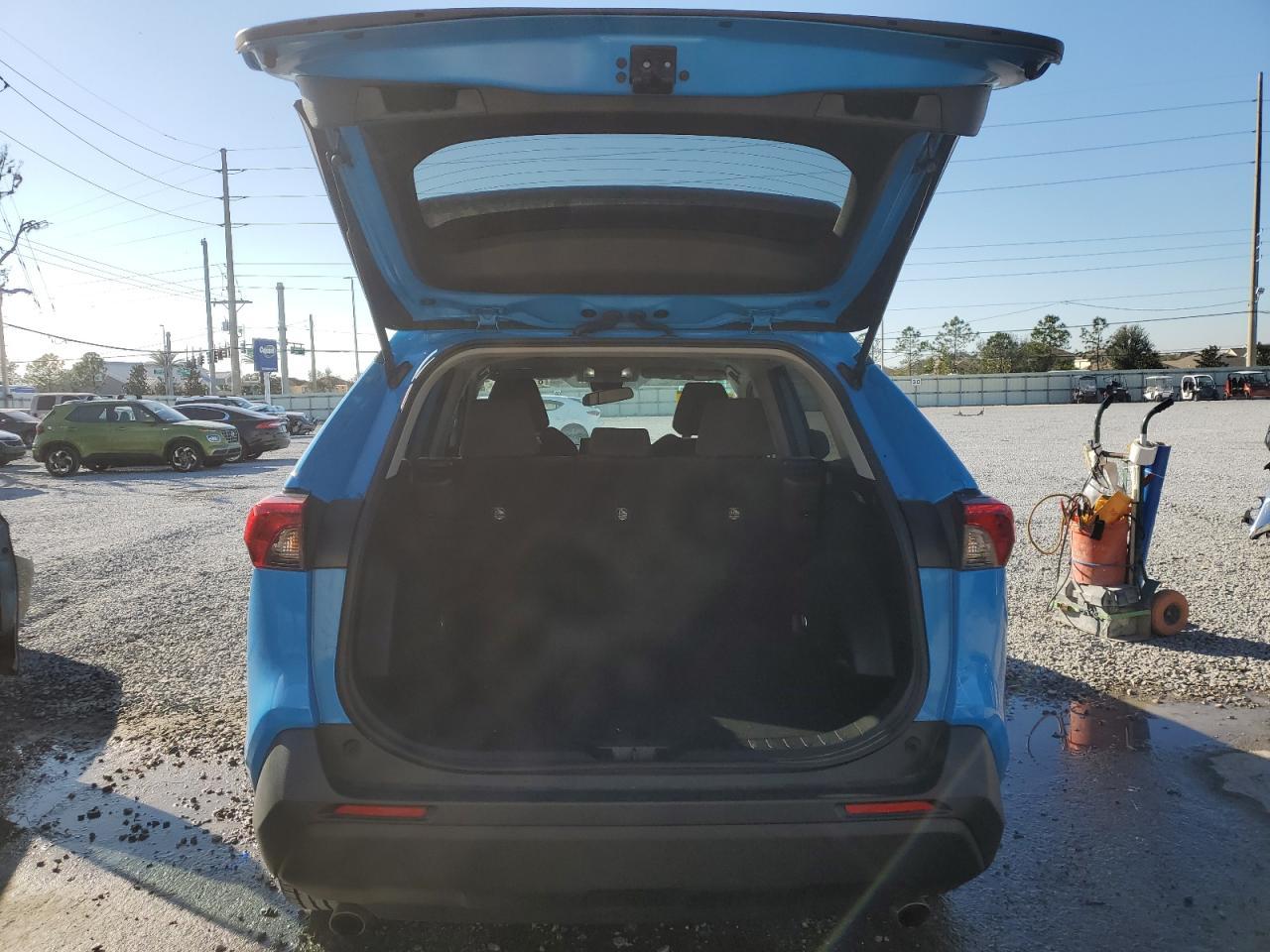 2021 TOYOTA RAV4 LE - Фото 6