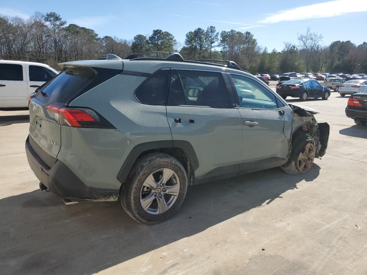 2022 TOYOTA RAV4 XLE - Image 3