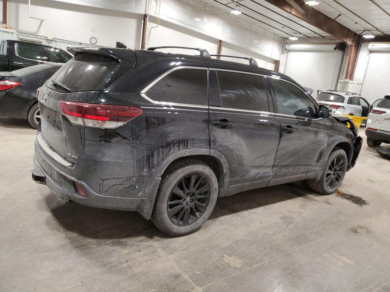 2019 TOYOTA HIGHLANDER - Image 3