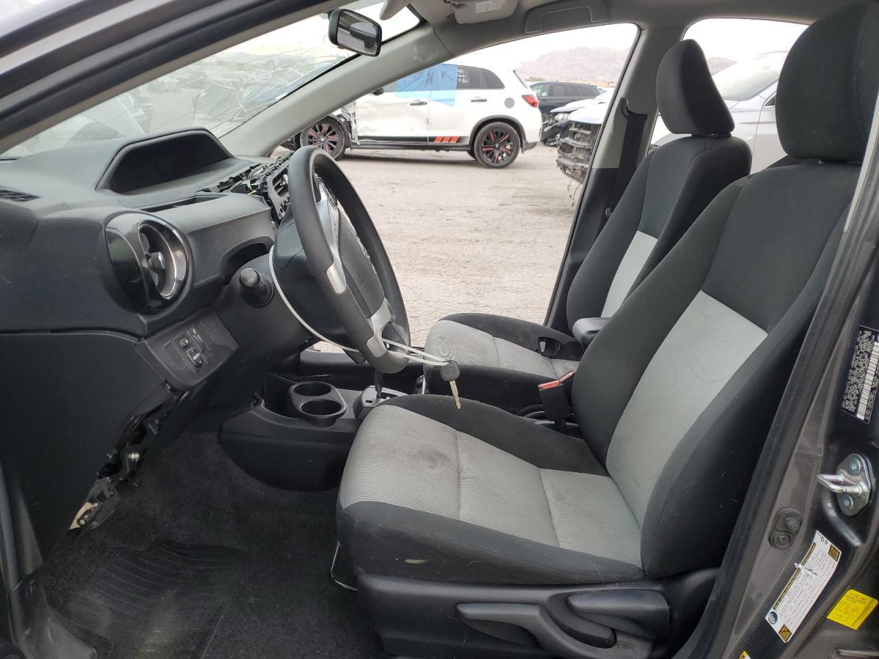2016 TOYOTA PRIUS C - Image 7