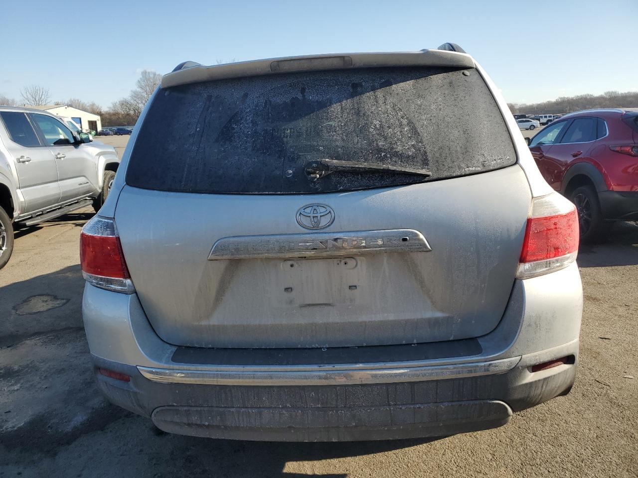 2011 TOYOTA HIGHLANDER - Фото 6