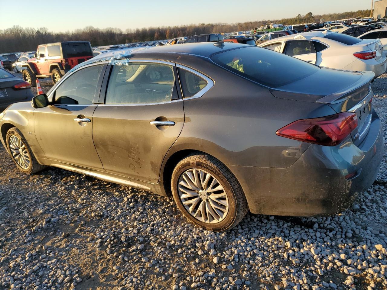 2015 INFINITI Q70L 3.7 - Image 2