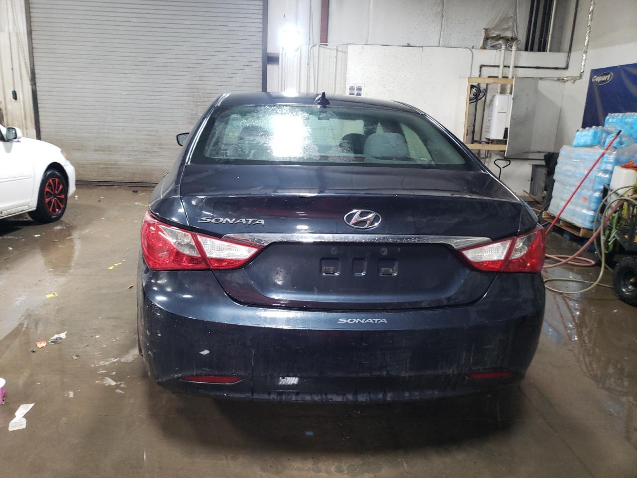 2013 HYUNDAI SONATA GLS - Image 6