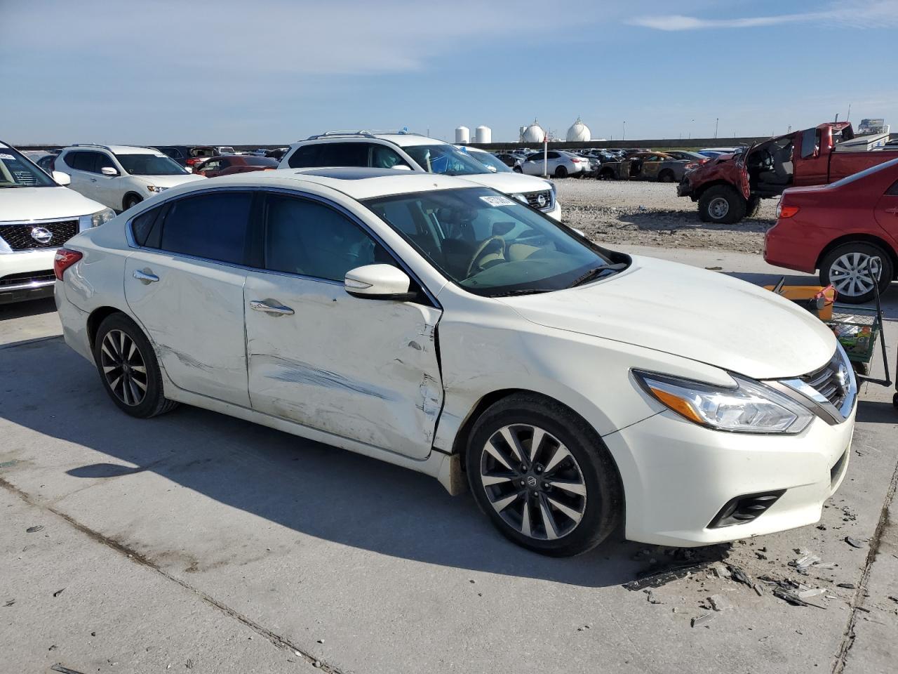 2017 NISSAN ALTIMA 2.5 - Image 4