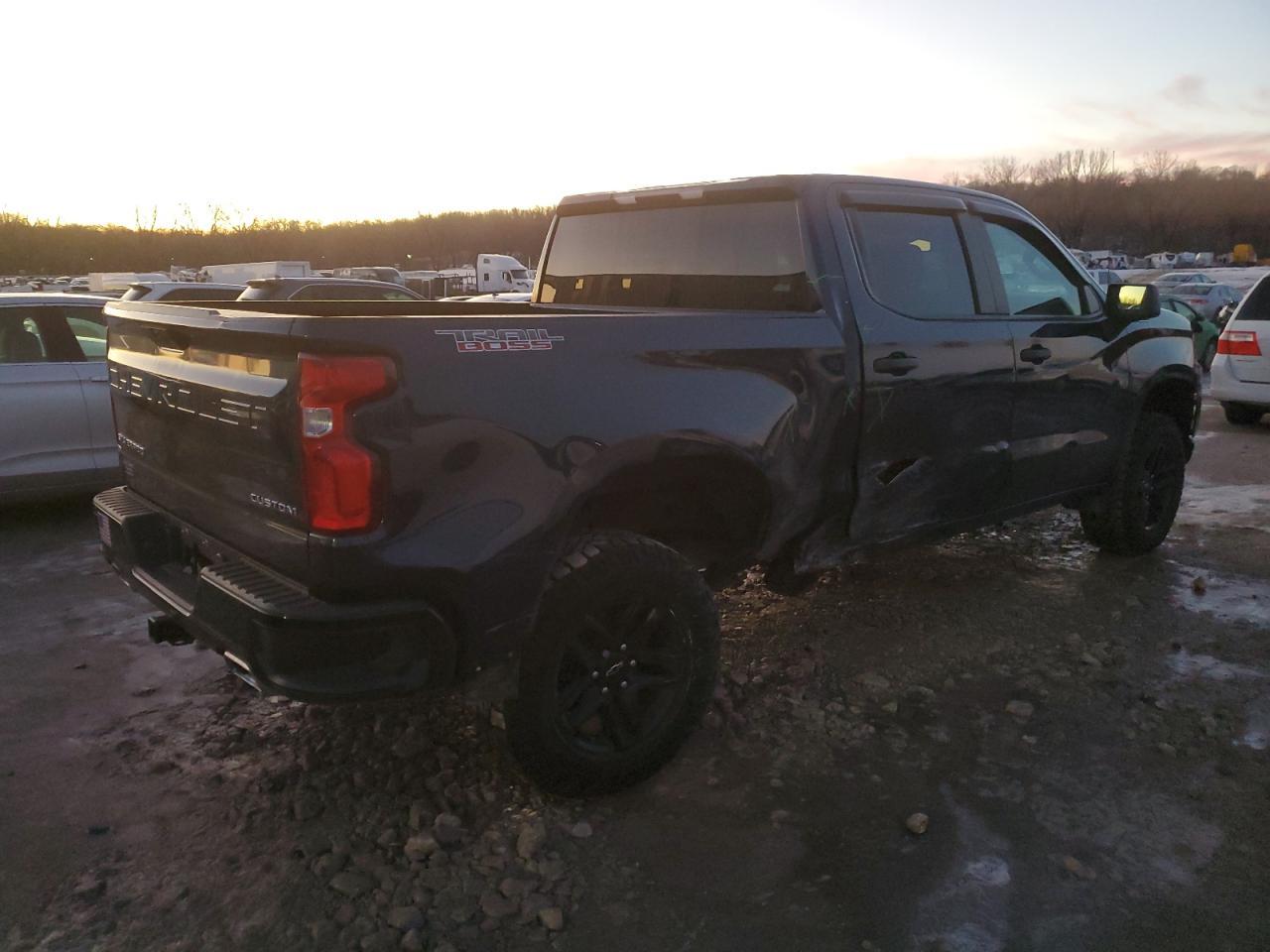 2021 CHEVROLET SILVERADO - Image 3