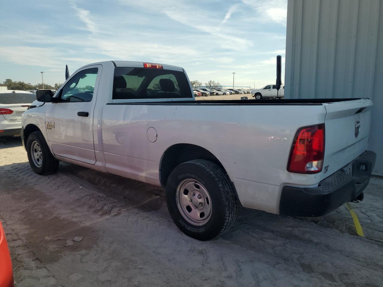 2019 RAM 1500 CLASS - Фото 2