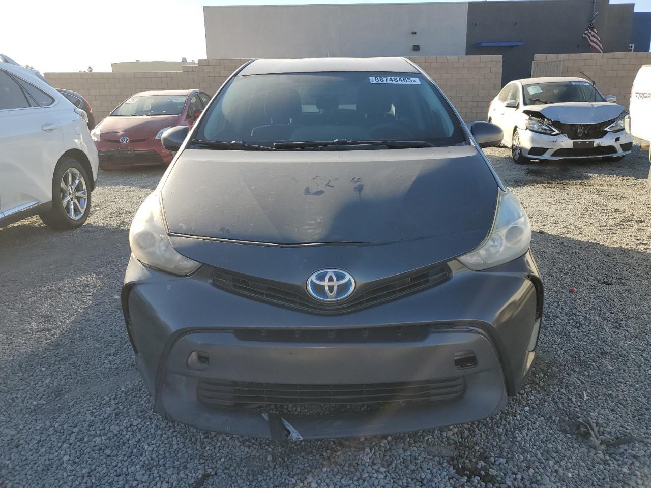 2017 TOYOTA PRIUS V - Image 5