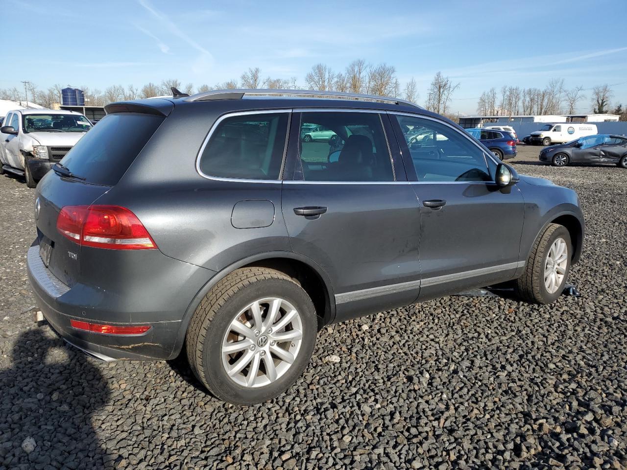 2012 VOLKSWAGEN TOUAREG V6 - Image 3