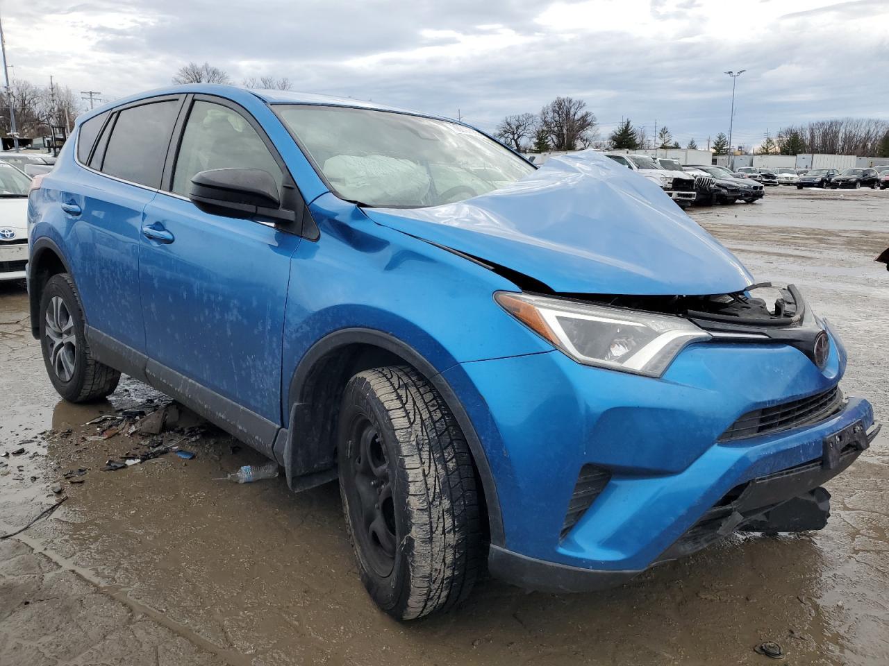 2018 TOYOTA RAV4 LE - Image 4