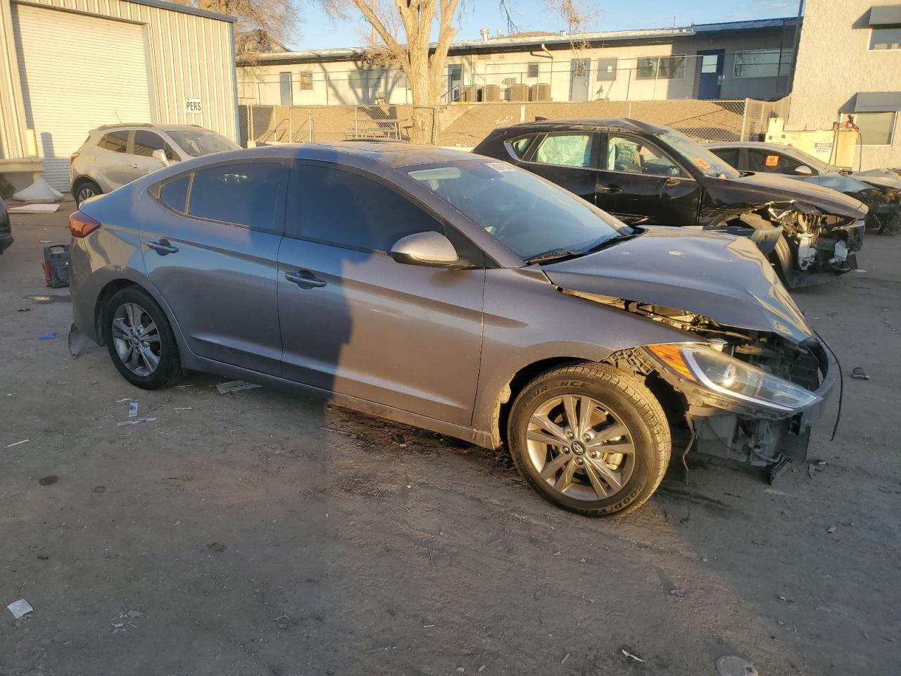 2018 HYUNDAI ELANTRA SE - Фото 4