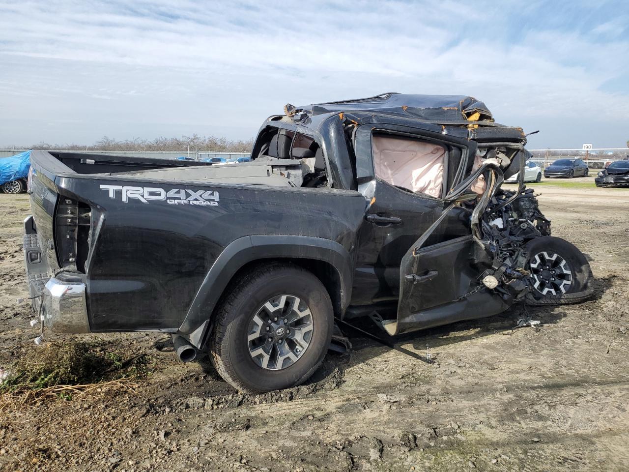 2023 TOYOTA TACOMA DOU - Фото 3