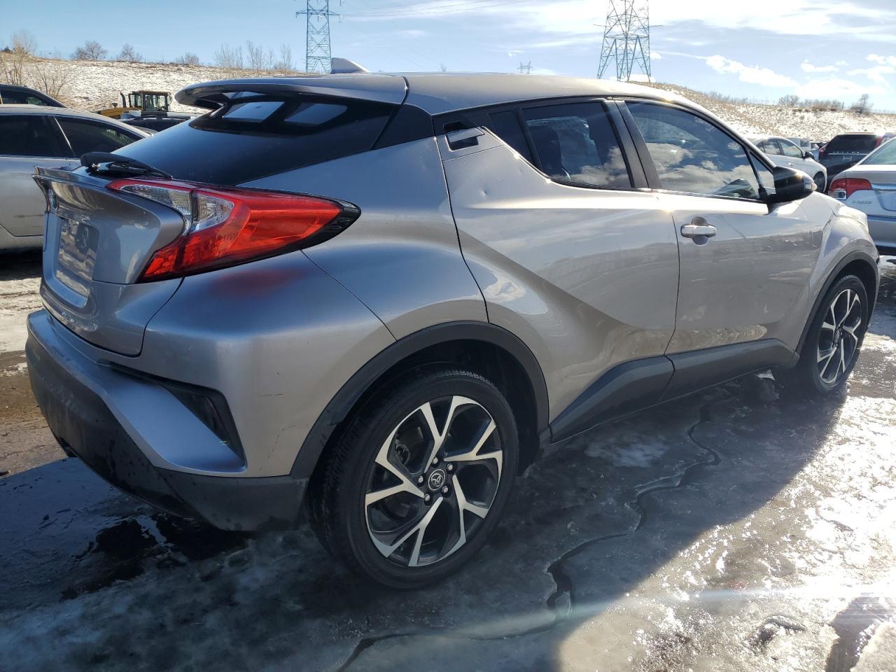 2018 TOYOTA C-HR XLE - Image 3