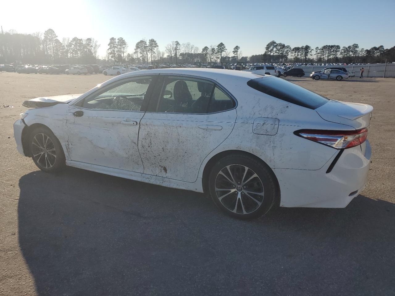 2020 TOYOTA CAMRY SE - Image 2