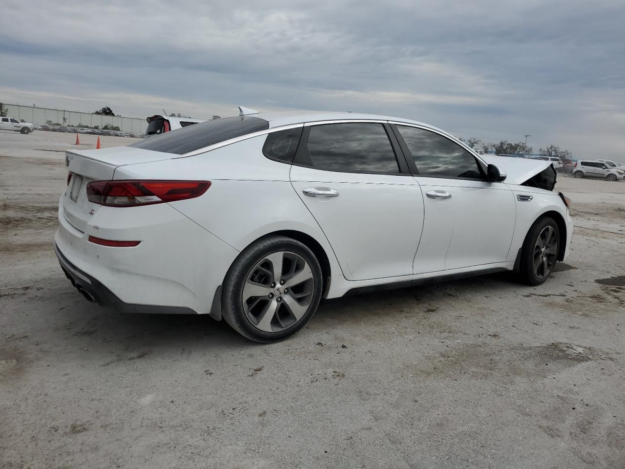 2020 KIA OPTIMA LX - Фото 3