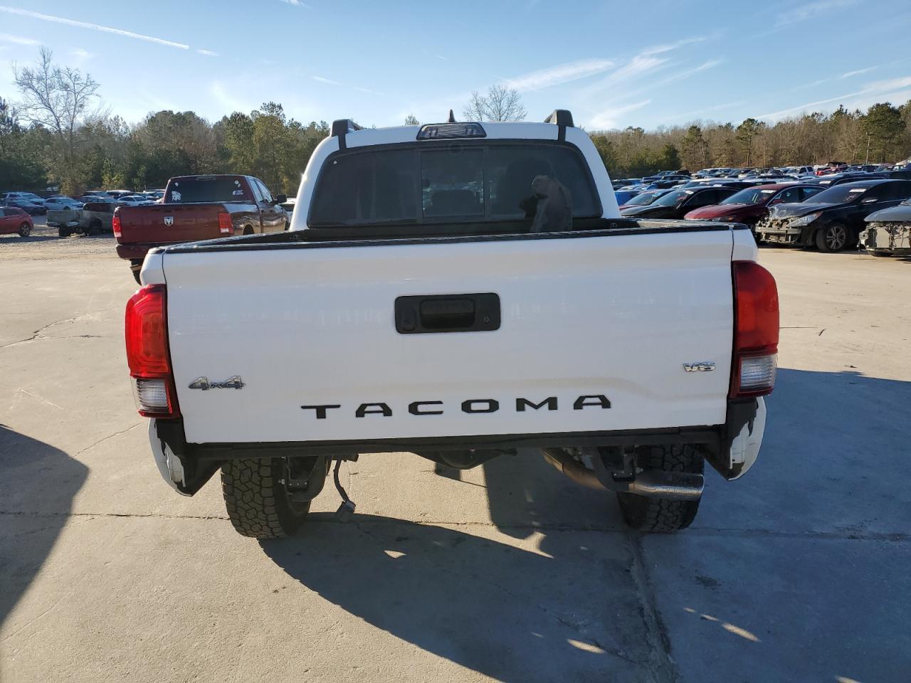 2019 TOYOTA TACOMA DOU - Фото 6