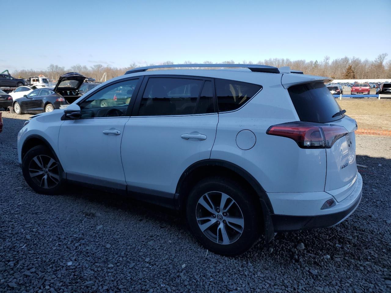 2016 TOYOTA RAV4 XLE - Фото 2
