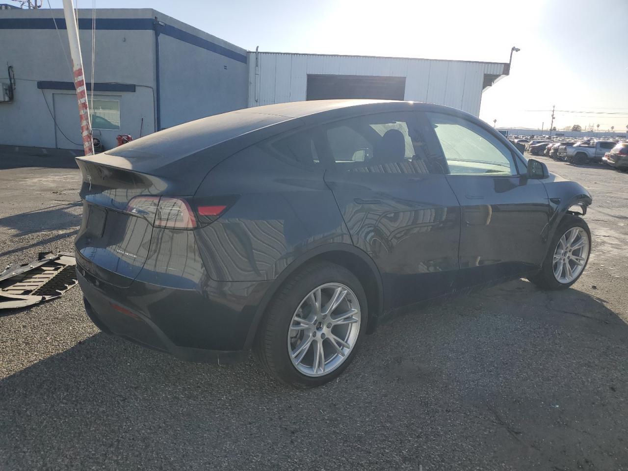 2024 TESLA MODEL Y - Image 3
