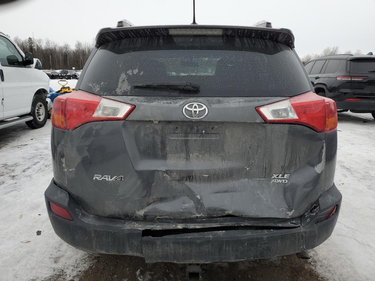 2015 TOYOTA RAV4 XLE - Фото 6