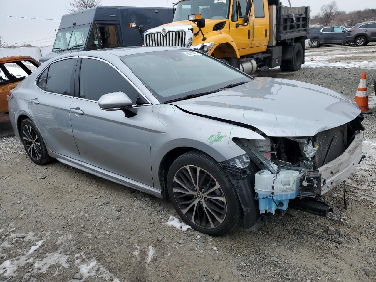 2020 TOYOTA CAMRY SE - Фото 4