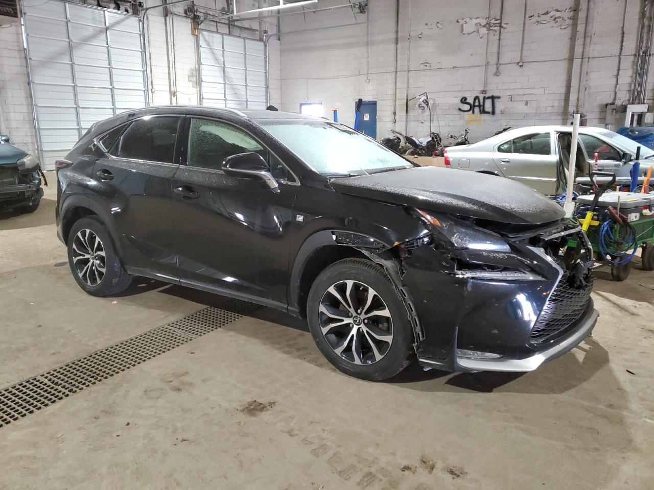 2017 LEXUS NX 200T BA - Фото 4