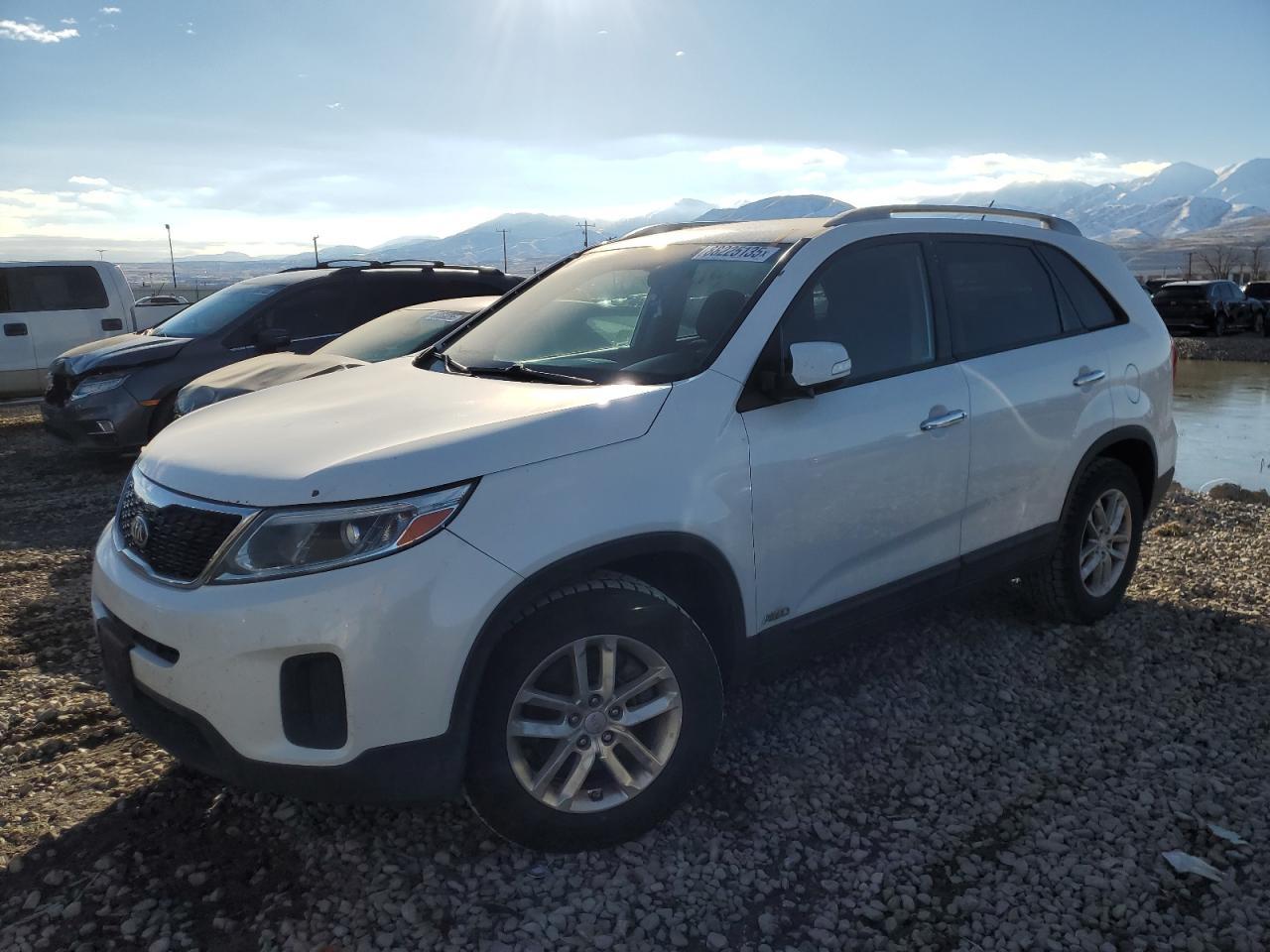 2015 KIA SORENTO LX