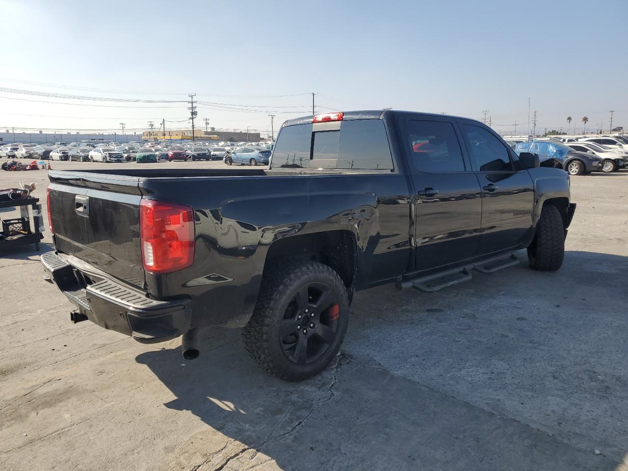 2018 CHEVROLET SILVERADO - Фото 3