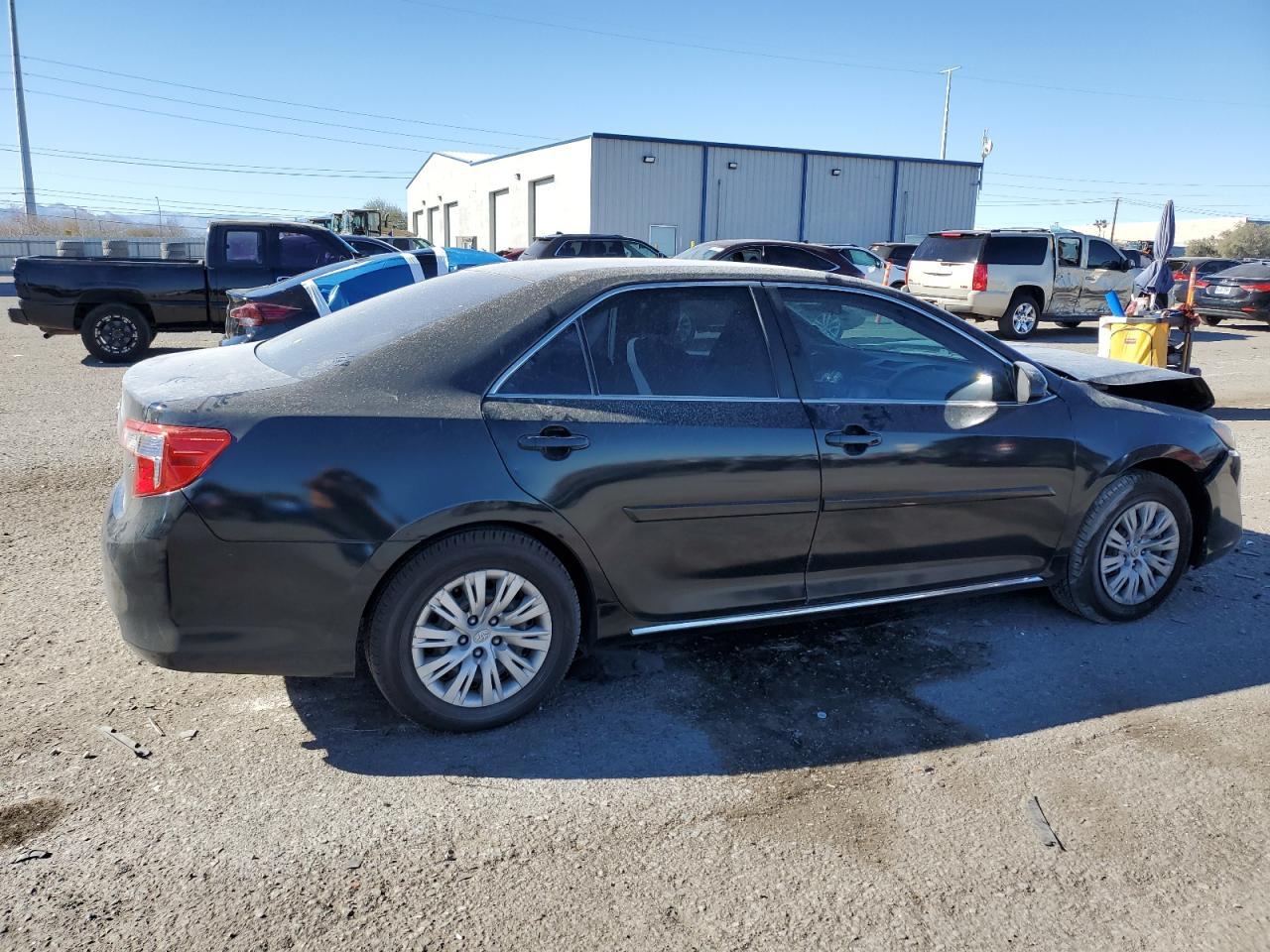 2013 TOYOTA CAMRY L - Фото 3