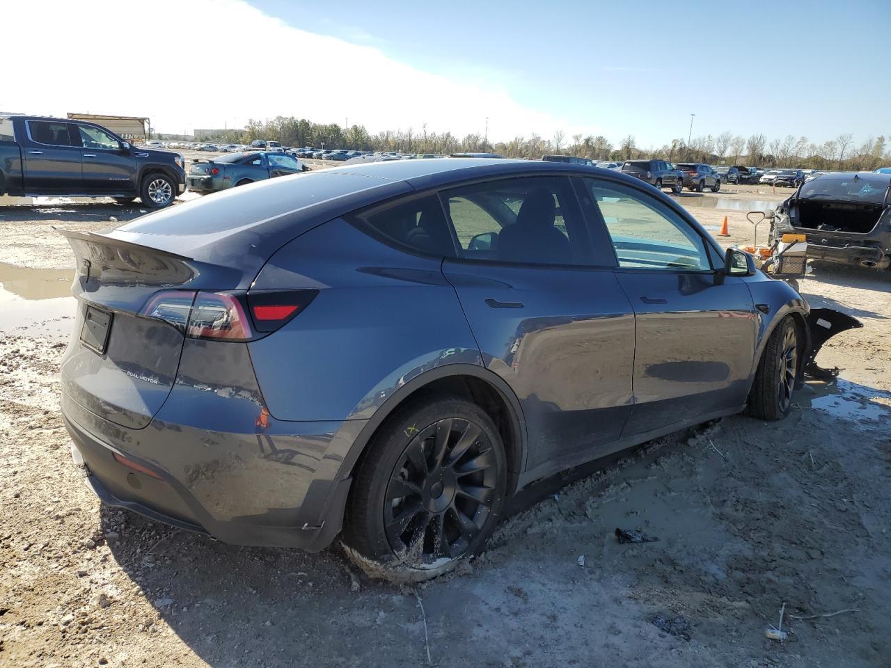 2023 TESLA MODEL Y - Фото 3