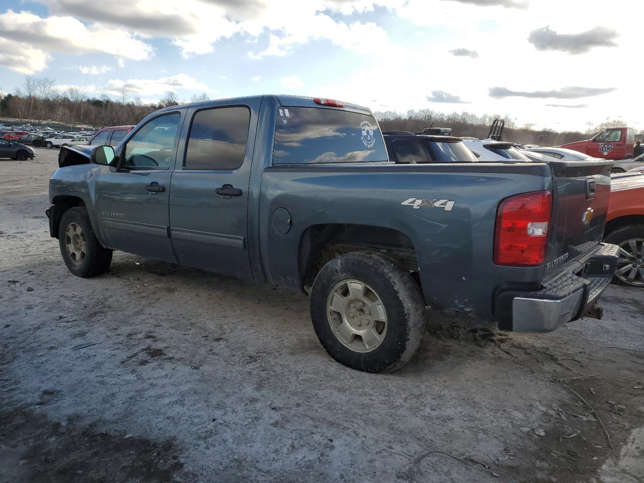 2013 CHEVROLET SILVERADO - Image 2