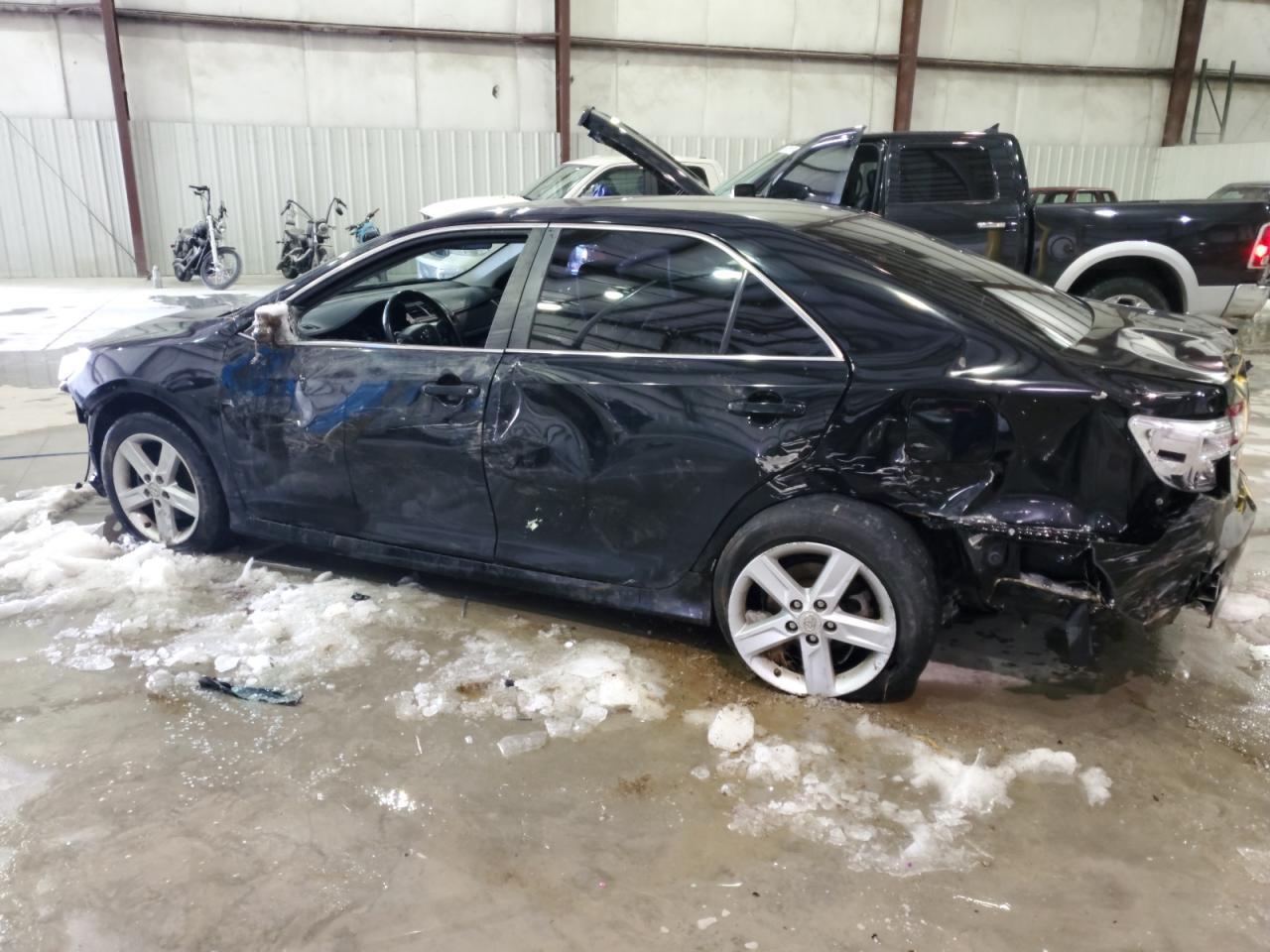 2012 TOYOTA CAMRY - Image 2