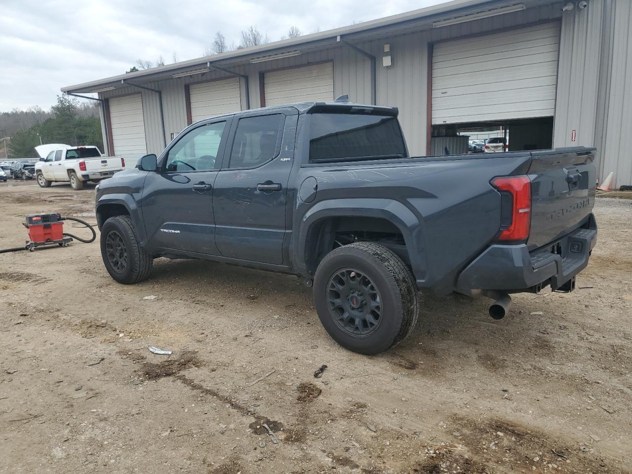 2024 TOYOTA TACOMA DOU - Фото 2