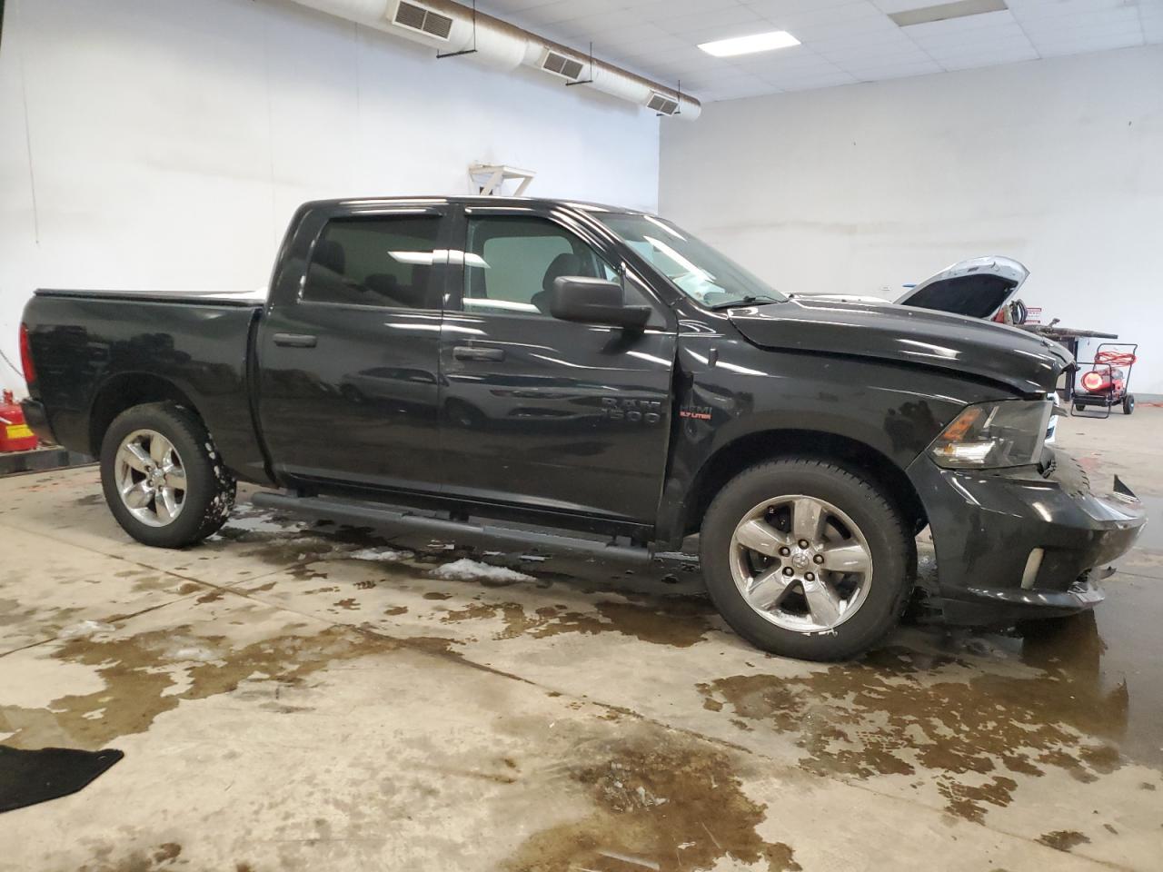 2018 RAM 1500 ST - Image 4