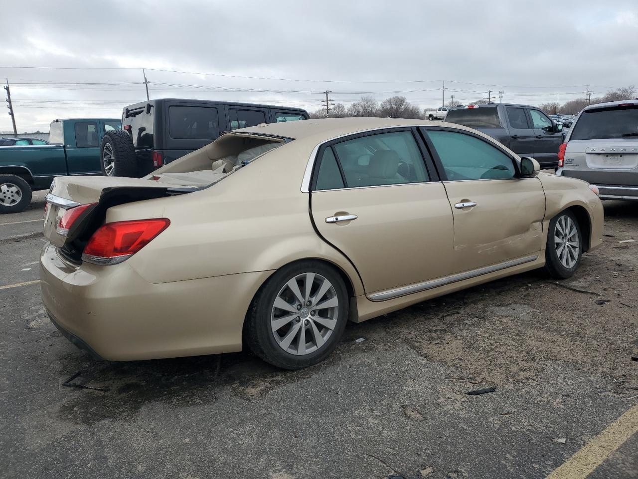 2011 TOYOTA AVALON BAS - Image 3
