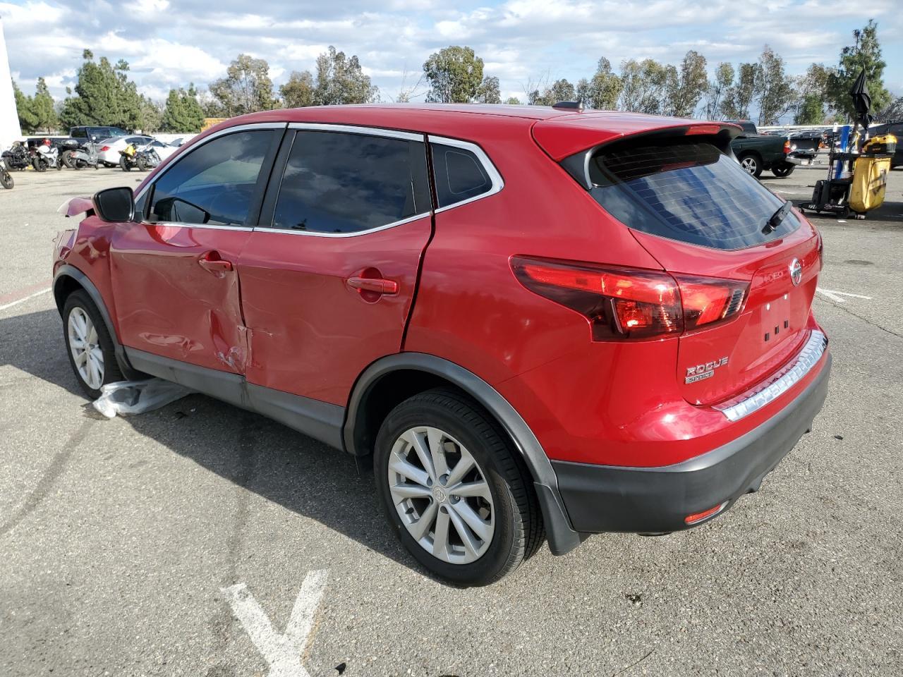2018 NISSAN ROGUE SPOR - Фото 2