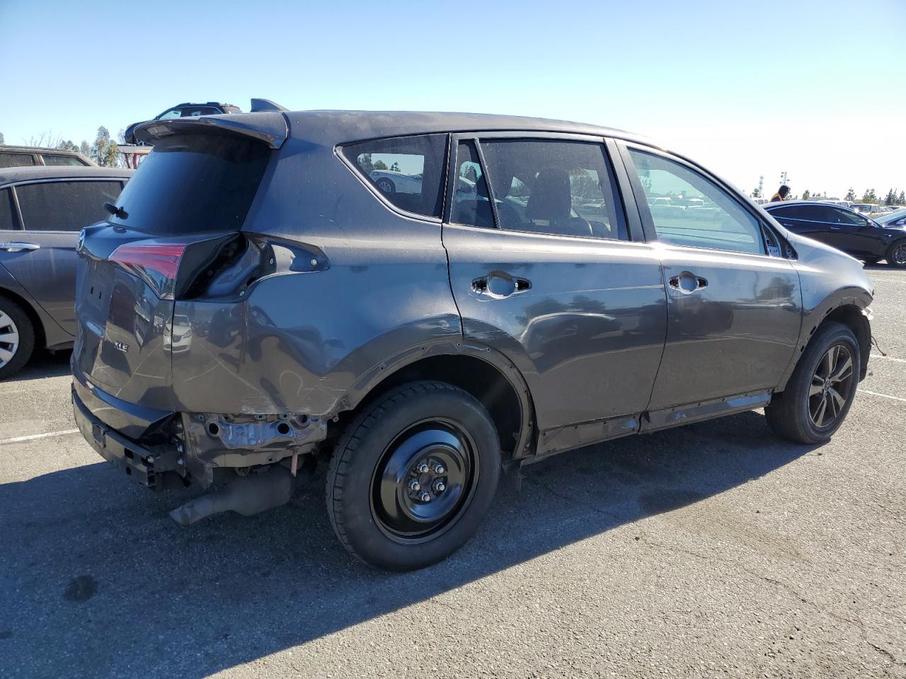 2016 TOYOTA RAV4 XLE - Фото 3