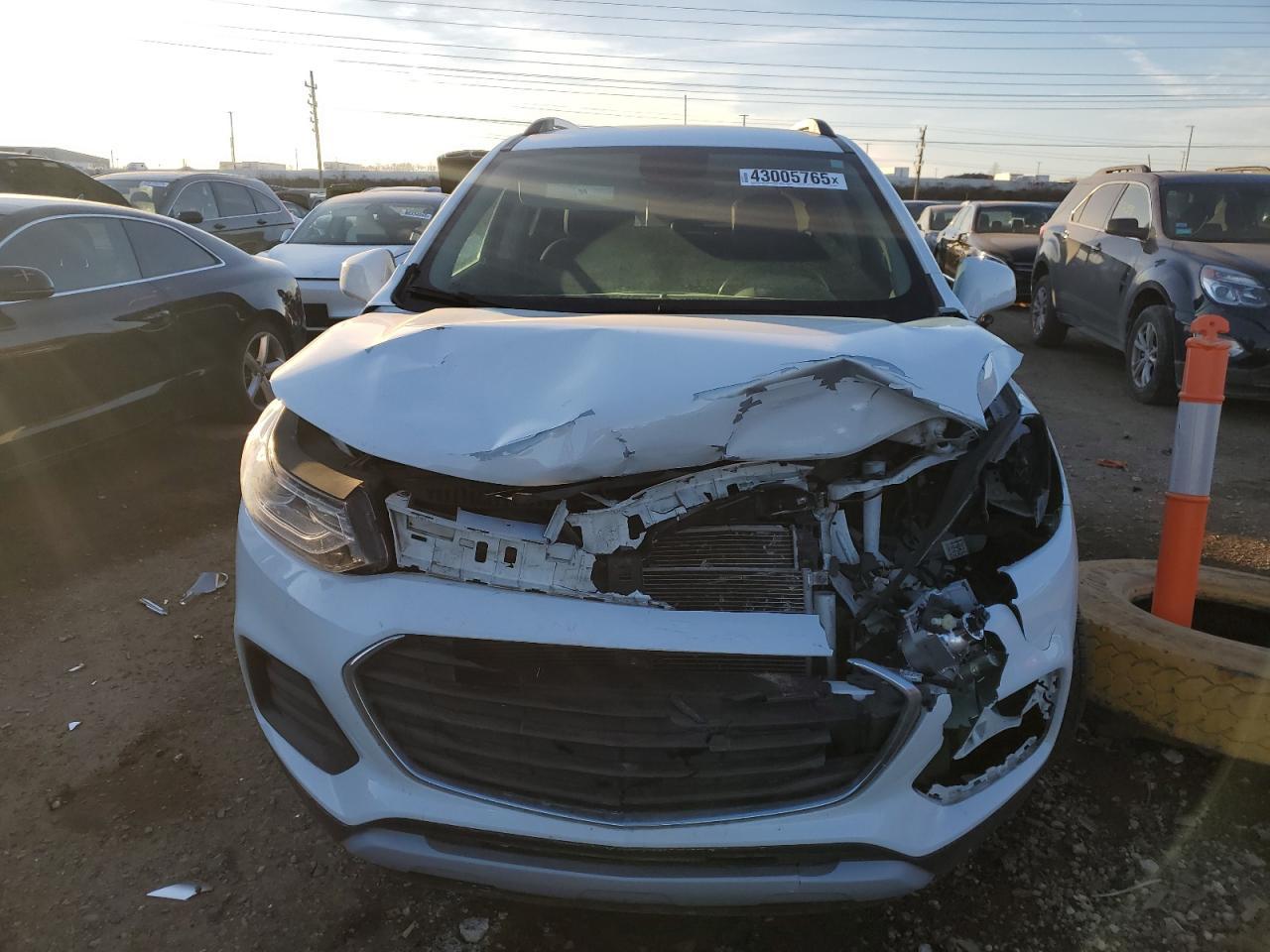 2019 CHEVROLET TRAX 1LT - Image 5