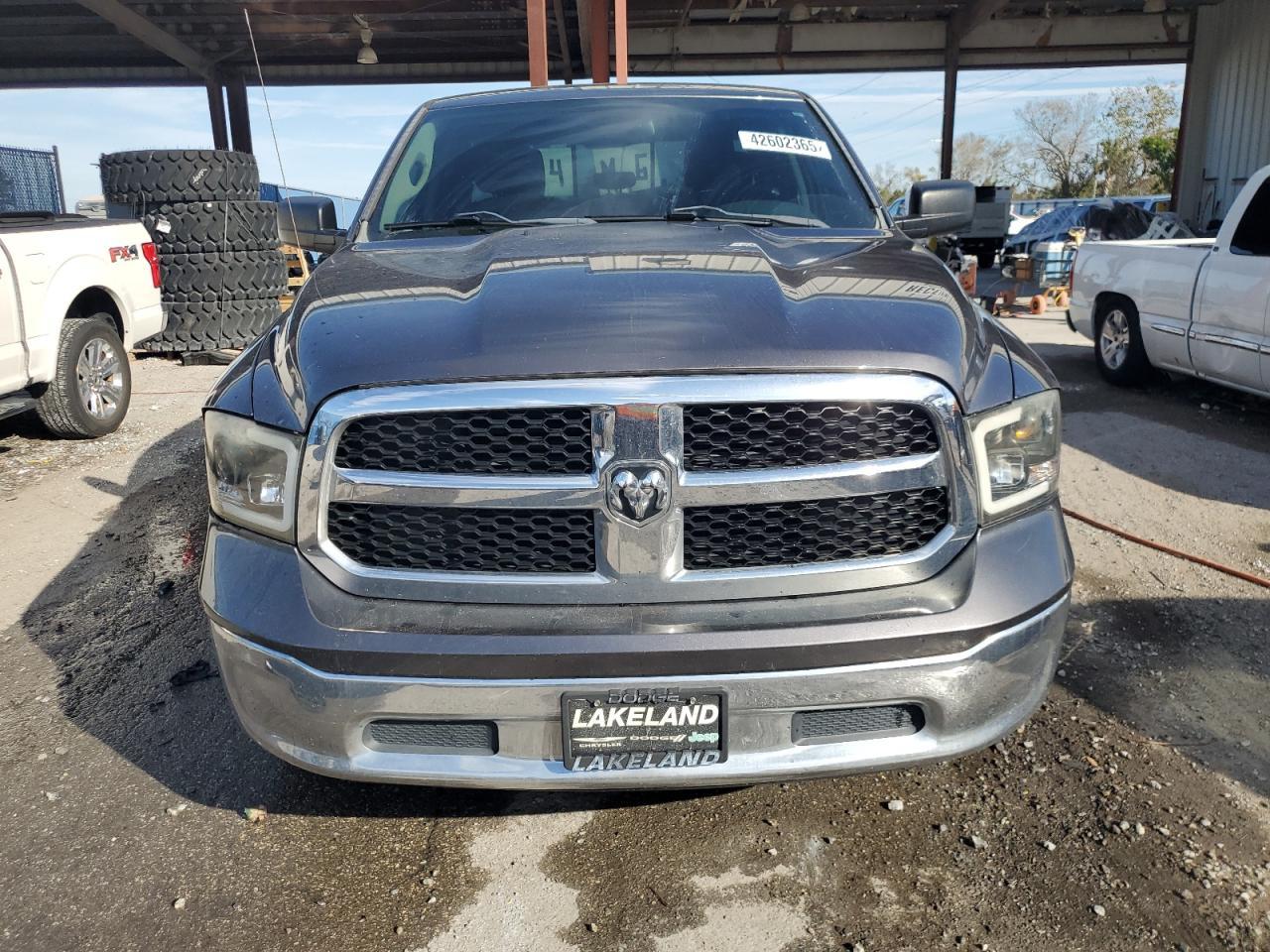 2015 RAM 1500 SLT - Image 5
