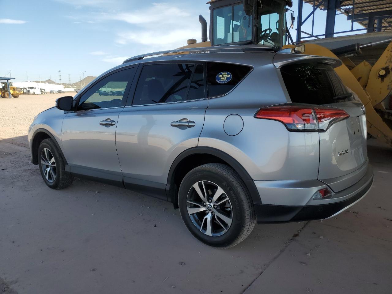 2016 TOYOTA RAV4 XLE - Image 2