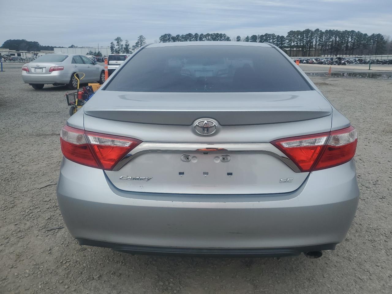 2015 TOYOTA CAMRY LE - Image 6