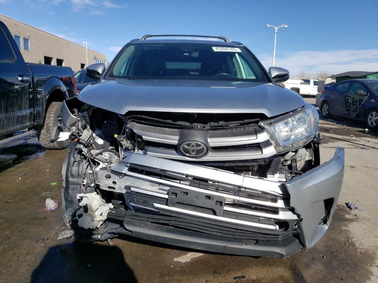 2019 TOYOTA HIGHLANDER - Фото 5