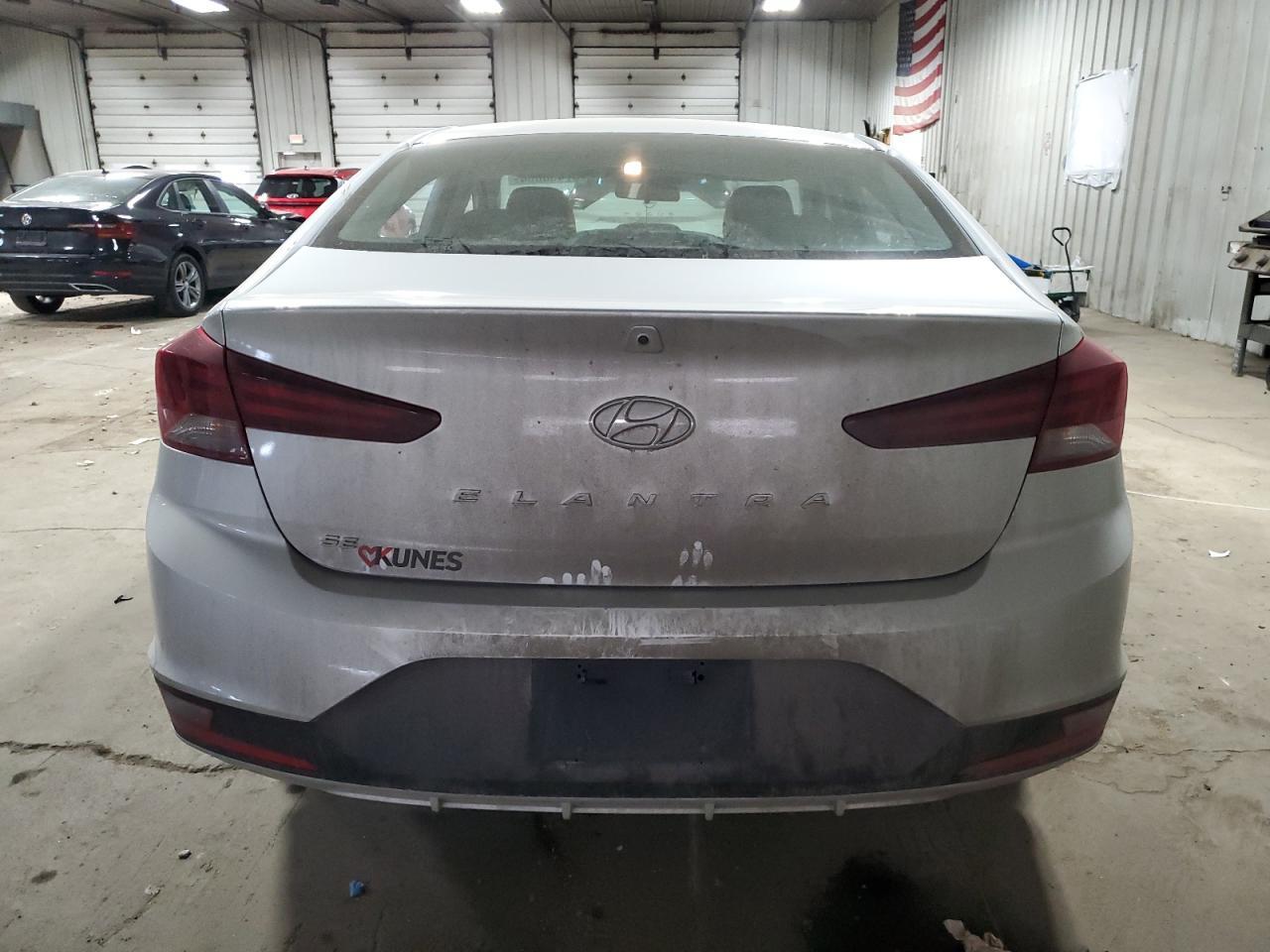 2019 HYUNDAI ELANTRA SE - Фото 6