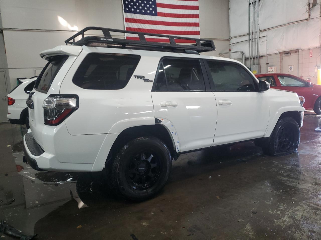 2022 TOYOTA 4RUNNER SR - Фото 3