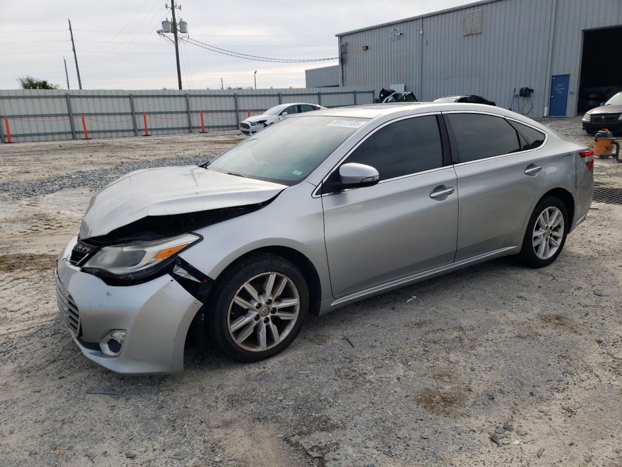 2015 TOYOTA AVALON XLE