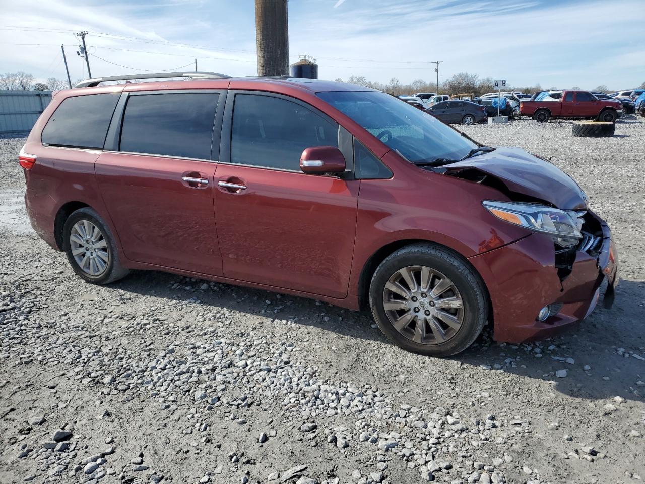 2015 TOYOTA SIENNA XLE - Фото 4