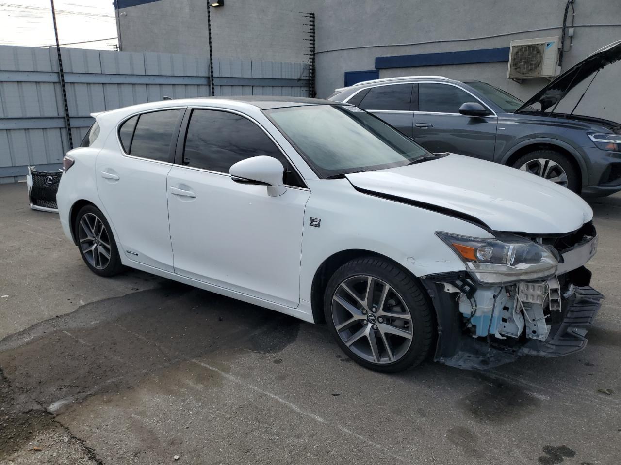 2016 LEXUS CT 200 - Image 4