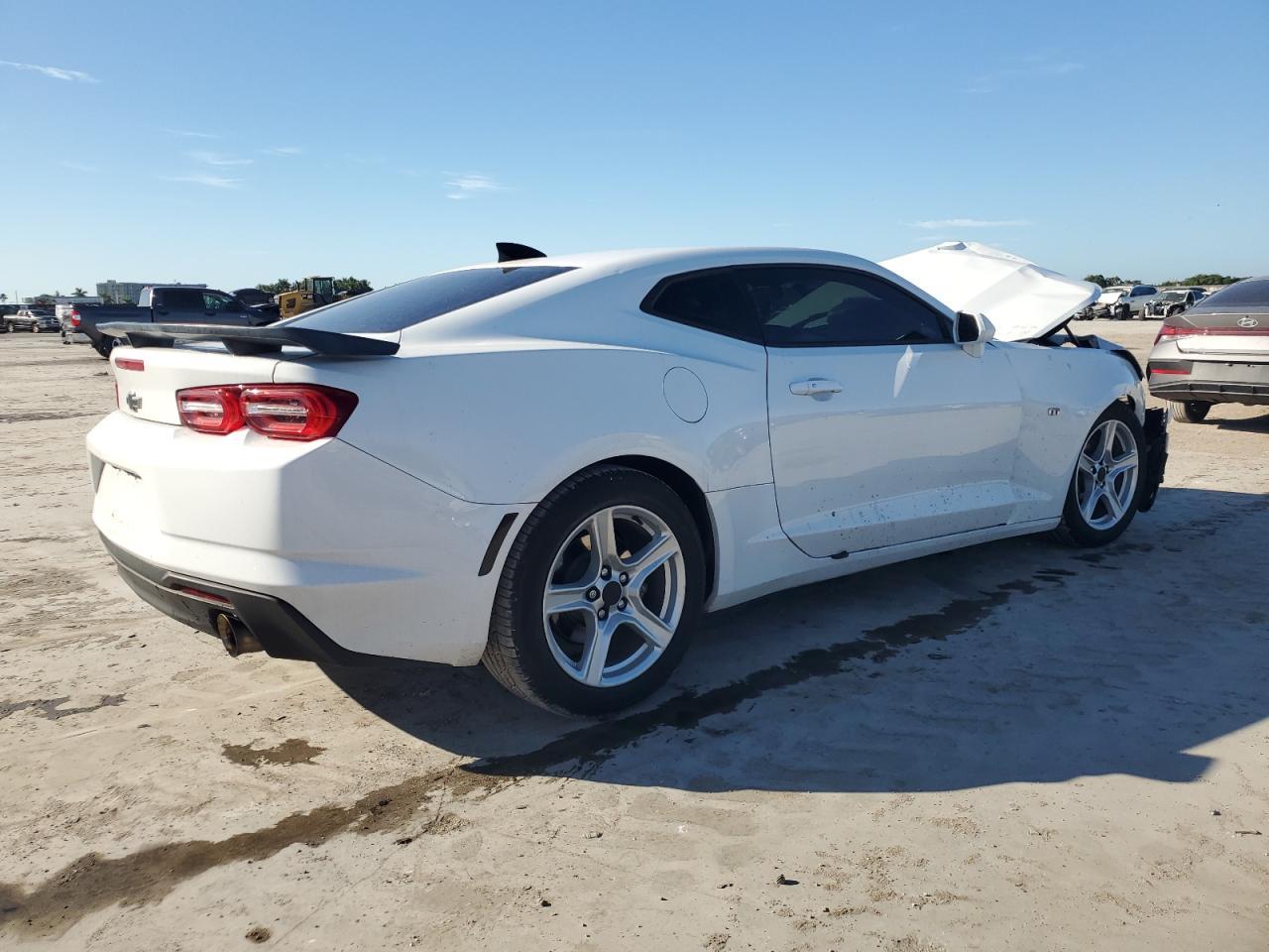 2021 CHEVROLET CAMARO LS - Фото 3