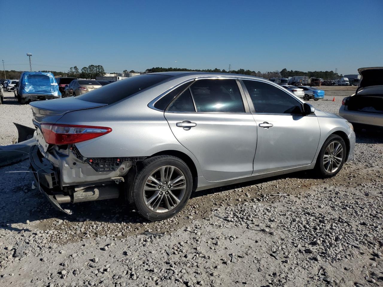 2015 TOYOTA CAMRY LE - Фото 3