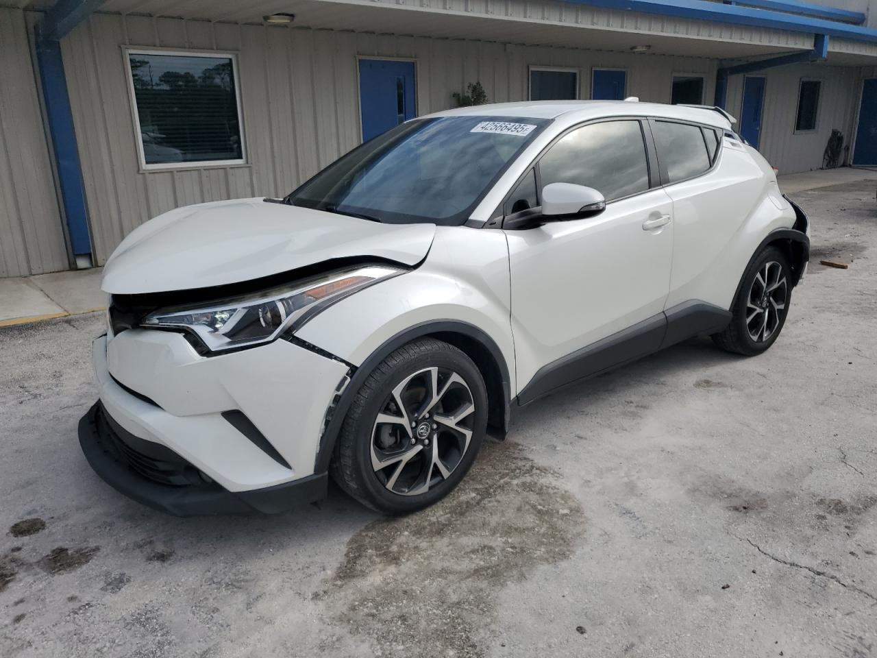 2019 TOYOTA C-HR XLE
