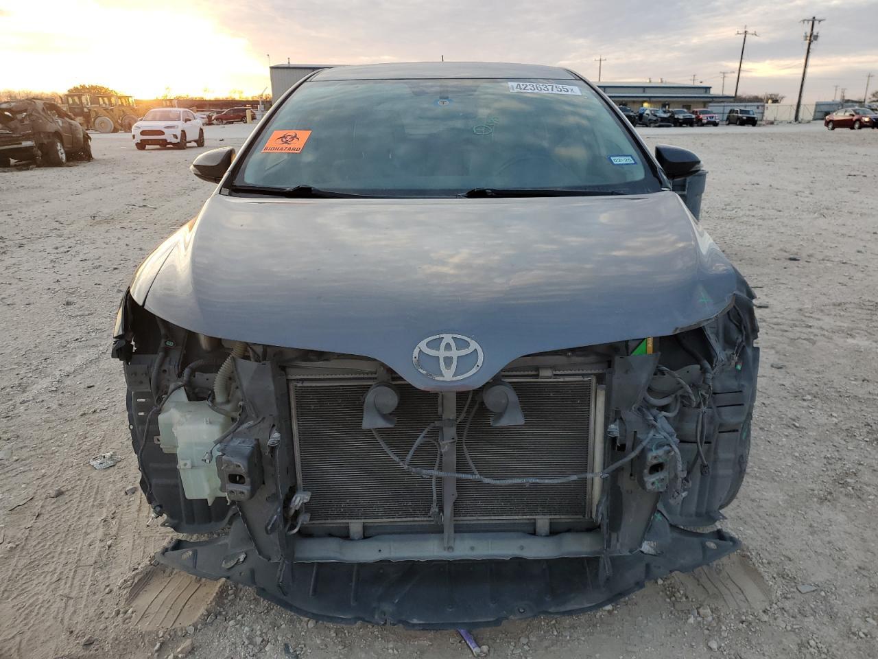 2014 TOYOTA VENZA LE - Фото 5