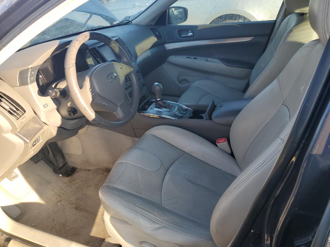 2011 INFINITI G37 - Image 7